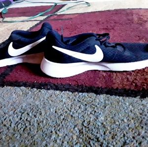 Nike tennis shoes